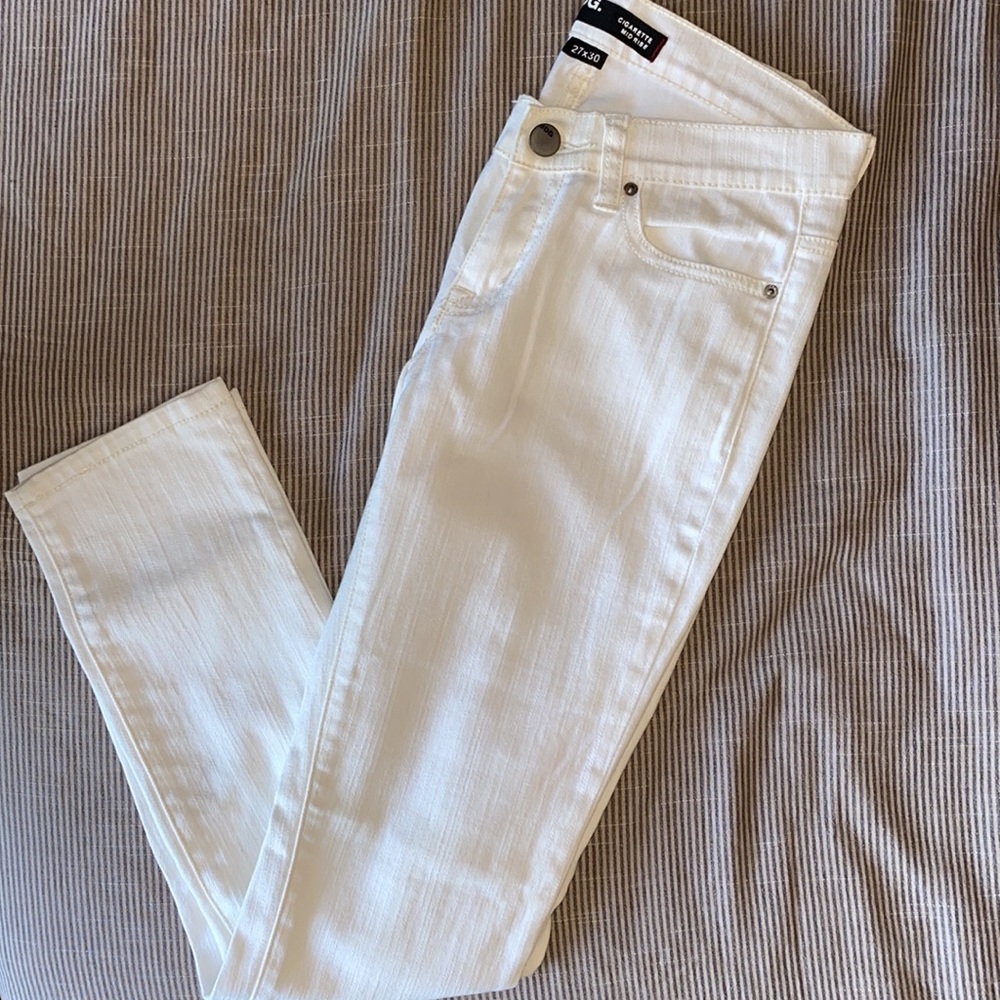 BDG off white mid rise jeans